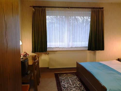S&L Hotel Neuss Exterior photo