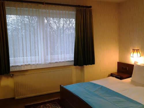 S&L Hotel Neuss Exterior photo